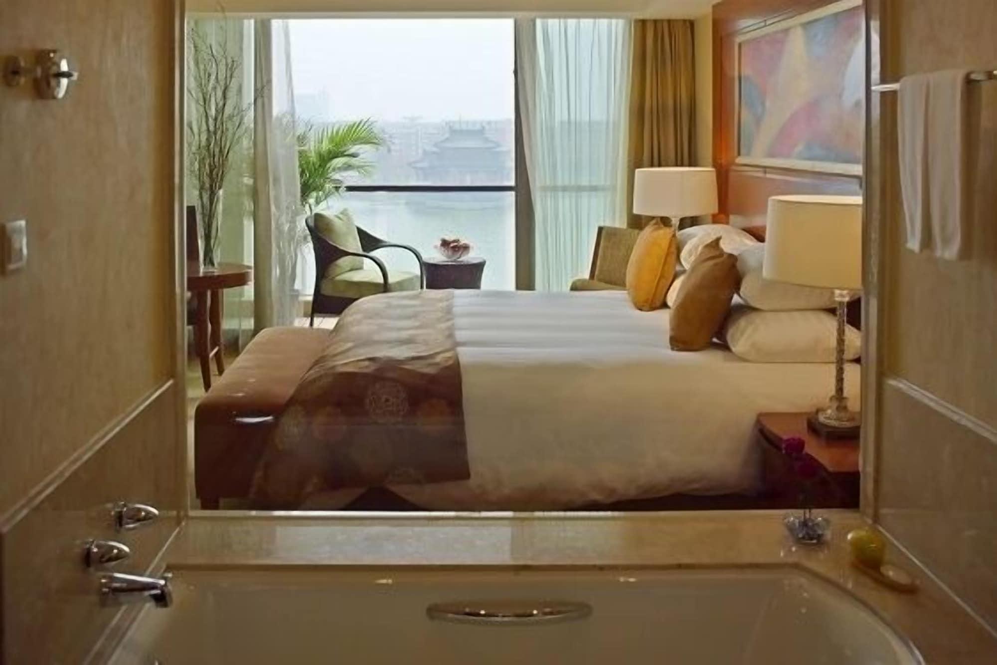 New Century Grand Hotel Kaifeng Extérieur photo